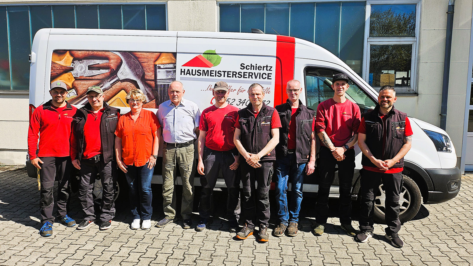 Team des Hausmeisterservices Schiertz Dresden